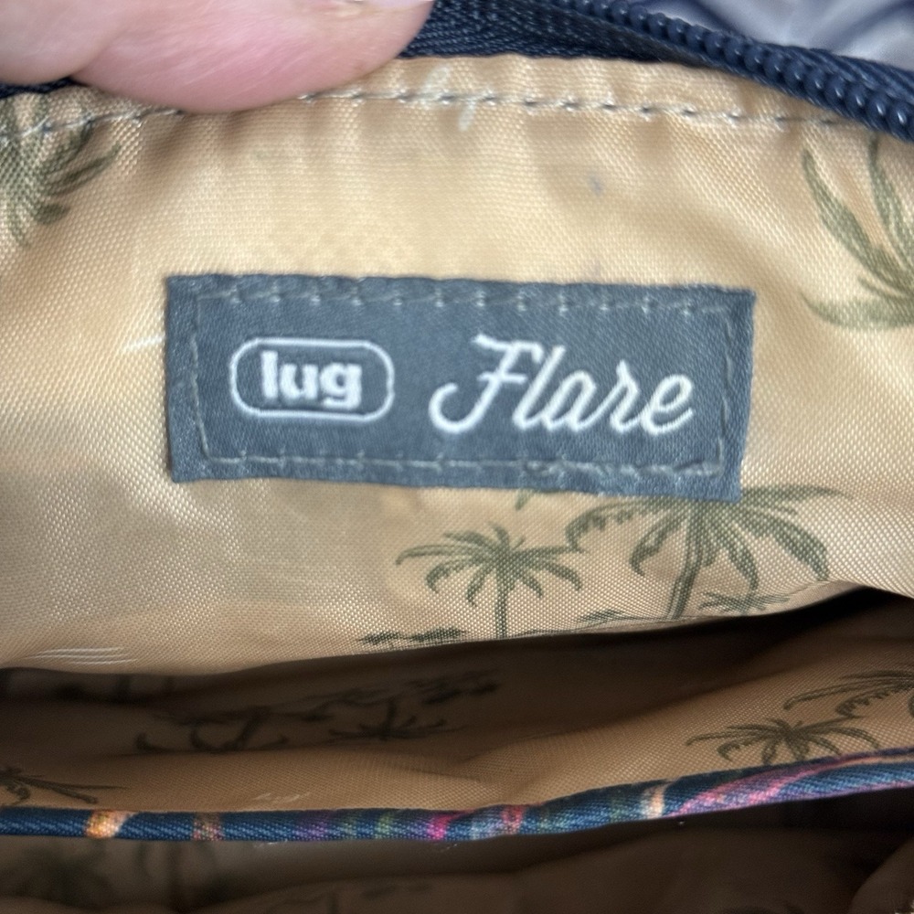Lug RFID Quilted Crossbody Strap Flare Tropical Leaves - Picture 5 of 7